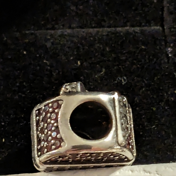 Pandora Christmas present charm - Picture 3 of 13